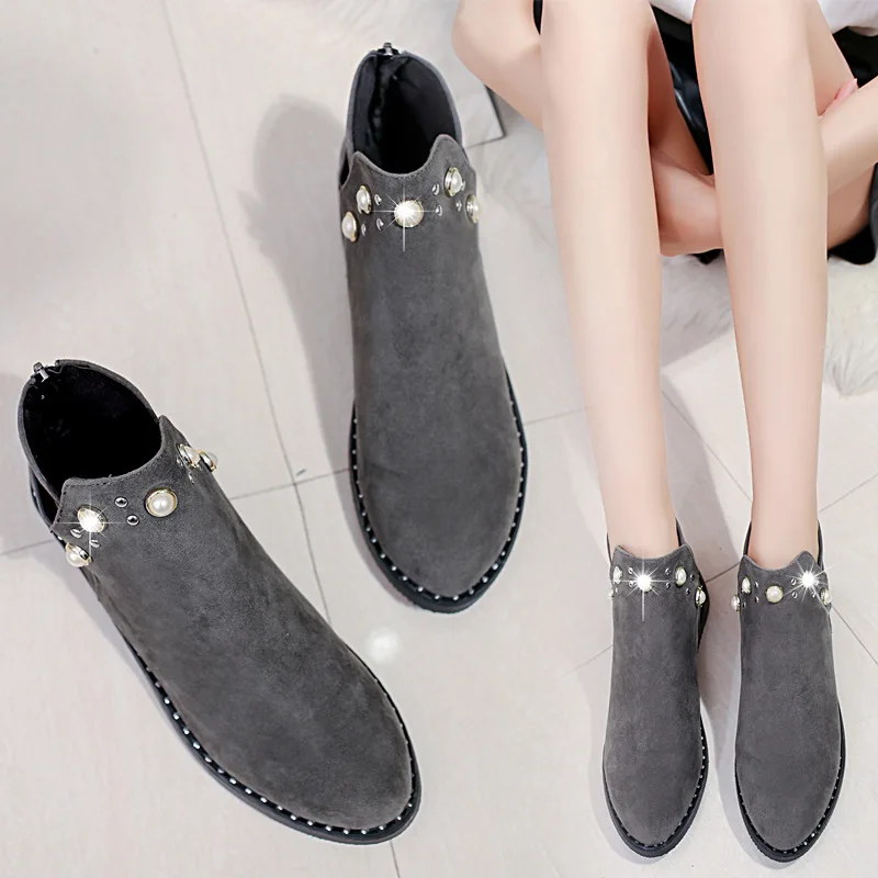

2018 Autumn And Winter New Style British Style Retro Martin Boots Pointed Toe Versatile Low Heel Rivet Rhinestone Ornament Women