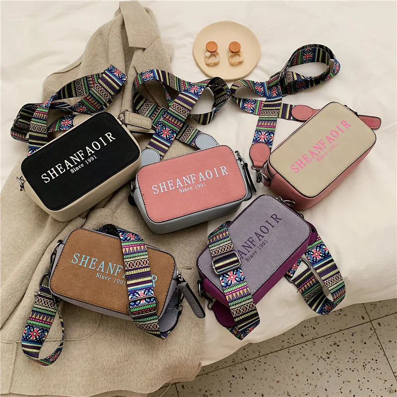 

INS Super Fire Bag Women's Rectangular Camera Bag 2019 Winter Lettered Contrast Color Wide-Strap Shoulder Square Sling Bag