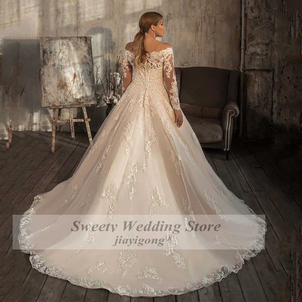 Long Sleeves Scoop Neck Wedding Dress Plus Size Vestido De Noiva Lace Appliques Back Zip with Button Bridal Dresses