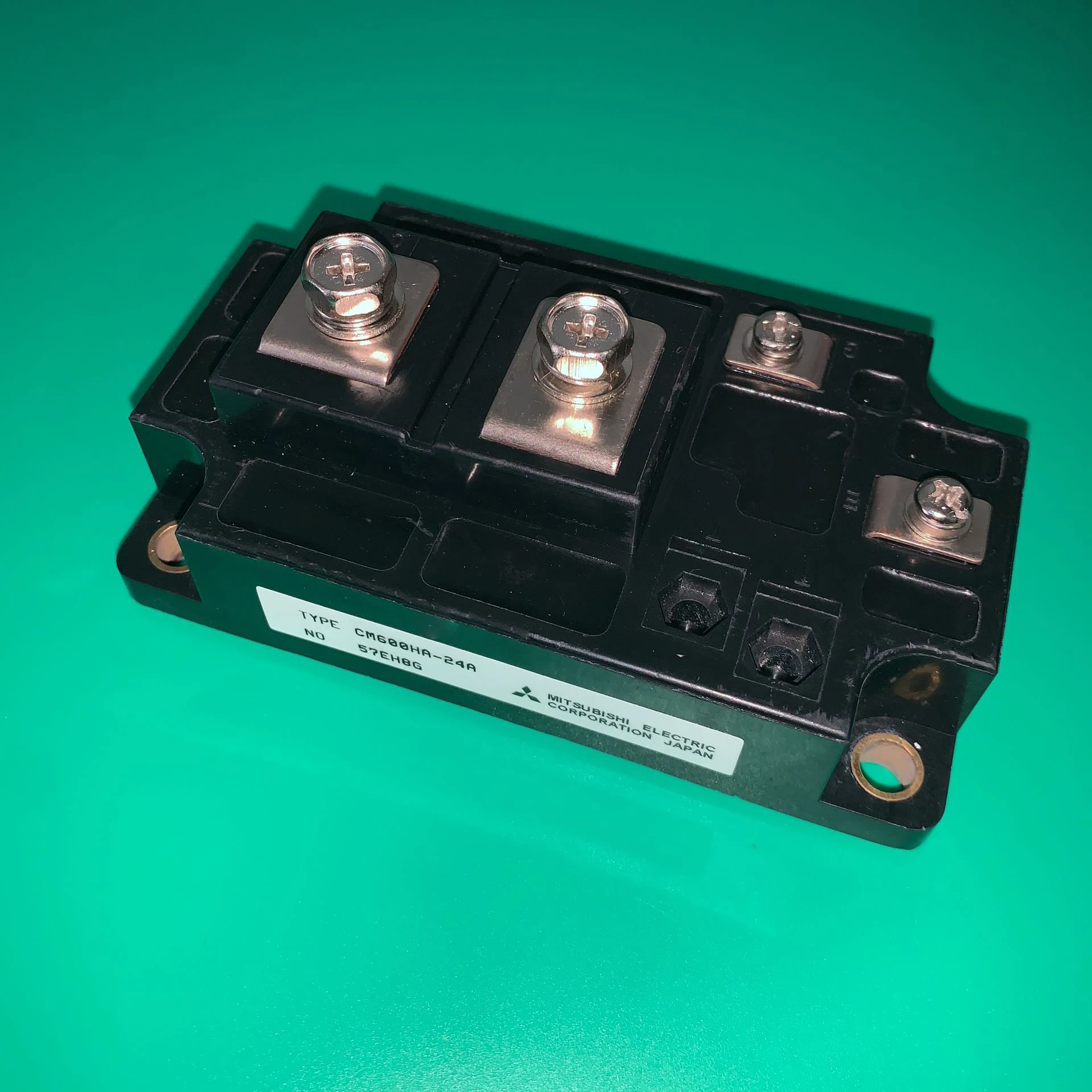 CM600HA-24A модуль IGBT CM600 HA-24A мод SGL 1200V 600A серия CM600HA24A |