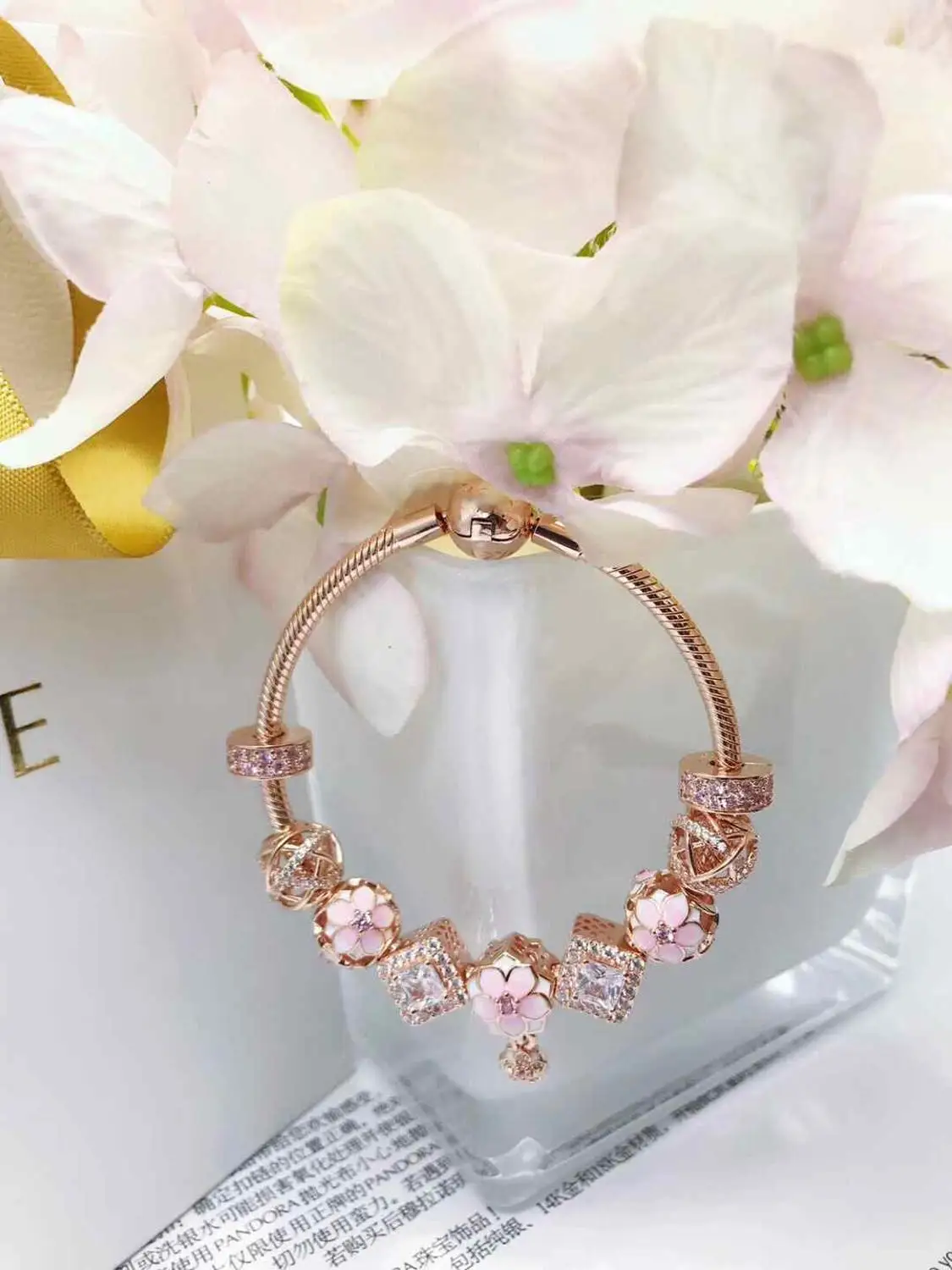 

Kaliyah Store High Quality 1:1 100% 925 Pure Silver Niche Design Rose Gold Clasp Peach Blossom Beaded Bracelet Free Of Charge