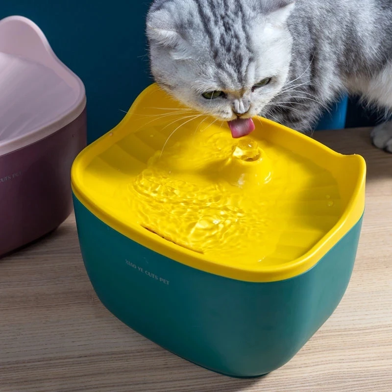 Large Capacity Puppy Cat Water Fountain Automatic Pet Cat Water Fountain Electric Dog Cat Pet Bowl Fashion Pet Drinking Fountain