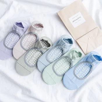 

Hot Breathable Anti-friction Women Socks Silicone Non Slip Pilates Barre Breathable Sports Dance Socks Slippers With Grips