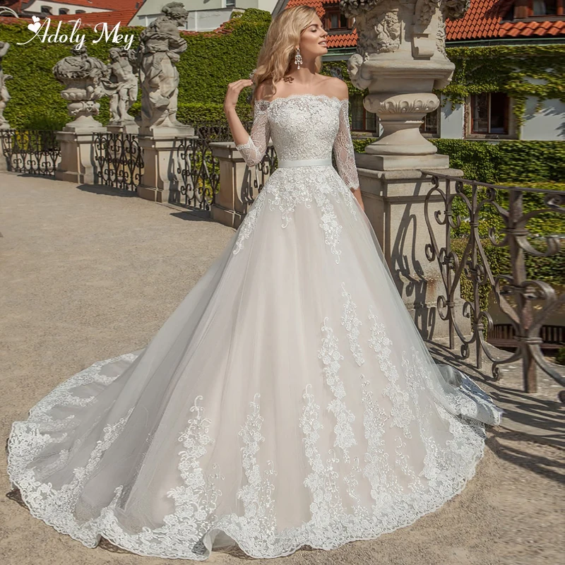 

Adoly Mey Charming Boat Neck Three Quarter Sleeve A-Line Wedding Dresses 2020 Gorgeous Appliques Court Train Vintage Bridal Gown