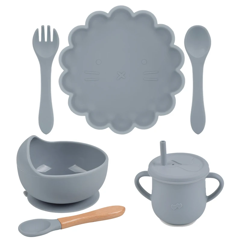 

2021 Новое поступление портативная детская силиконовая Нескользящая обучающая пластина в форме льва и цветка растягивающаяся свежая Крышка для фруктов набор съедобных тарелок