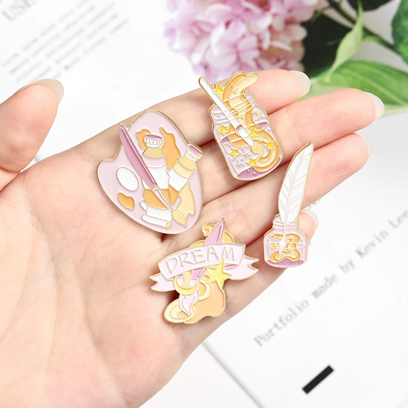 Pennello-magico-Scrivere-sogni-Smalto-Risvolto-Spilli-penna-Della-Piuma-Spille-Distintivi-E-Simboli-Sveglio-di