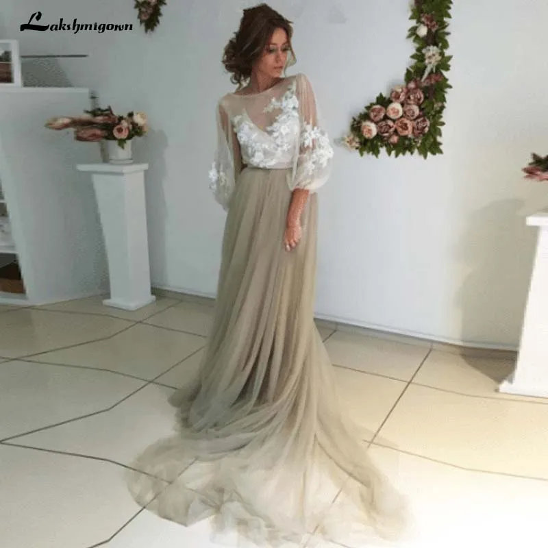 

See Through Top Lace Appliques Wedding Dresses with Flare Sleeves Scoop Neckline Backless Unique Tulle Bridal Gowns Formal