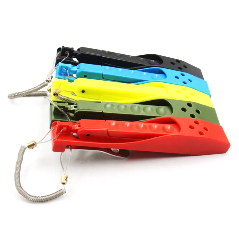 

High Quality ABS Plastic Fish Clamp Mini Fishing Grip Practical Fish Lip Clip Controller Durable Fish Plier Fishing Equipment