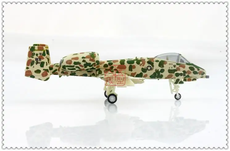 Herpa Wings A-10A, Thunderbolt II 'JAWS'57th такт. Тренировочное крыло, NELLIS AB 1/200 литая модель самолета
