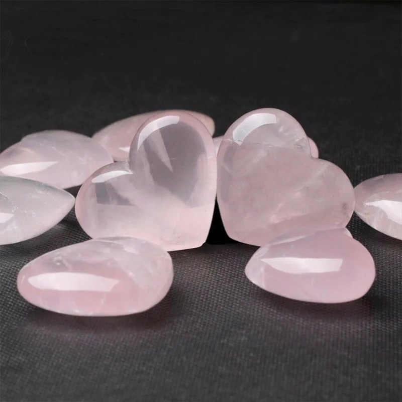 Натуральные розовые хрустальные камни в форме сердца из роблестков лечебный
