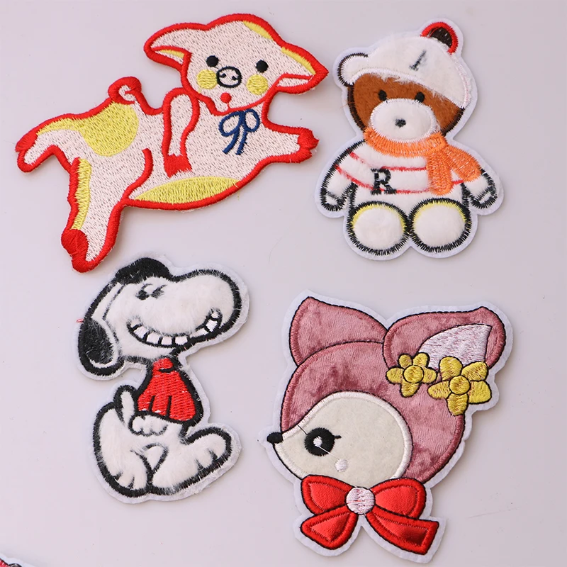 Мультяшный медведь свинка черно белая собака лиса икона вышитая аппликация