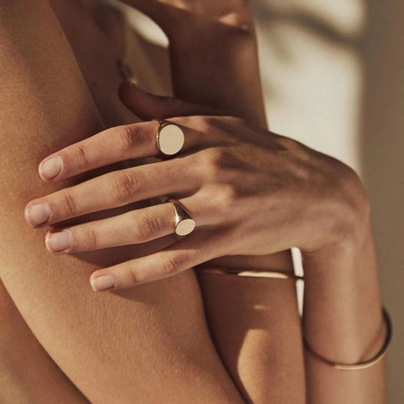 Chic Personalize Engraving 26 Letters Signet Rings for Women Stainless Steel Initial Alphabet Custom Female Gits Jewelry