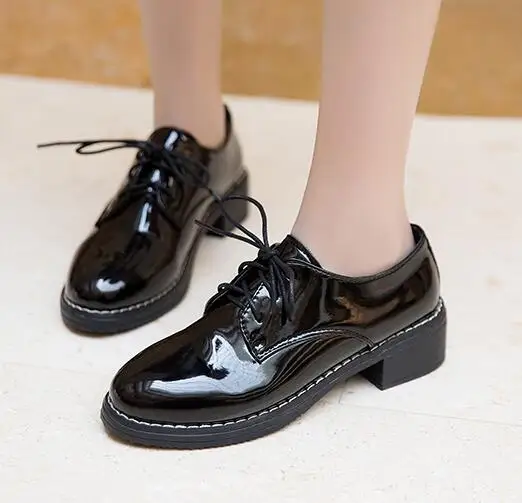 Блестящие/матовые черные кожаные туфли корейские студенческие Модные Туфли-оксфорды из лакированной кожи с перекрестной шнуровкой женские тонкие туфли на толстом каблуке - Цвет: glitter black plush