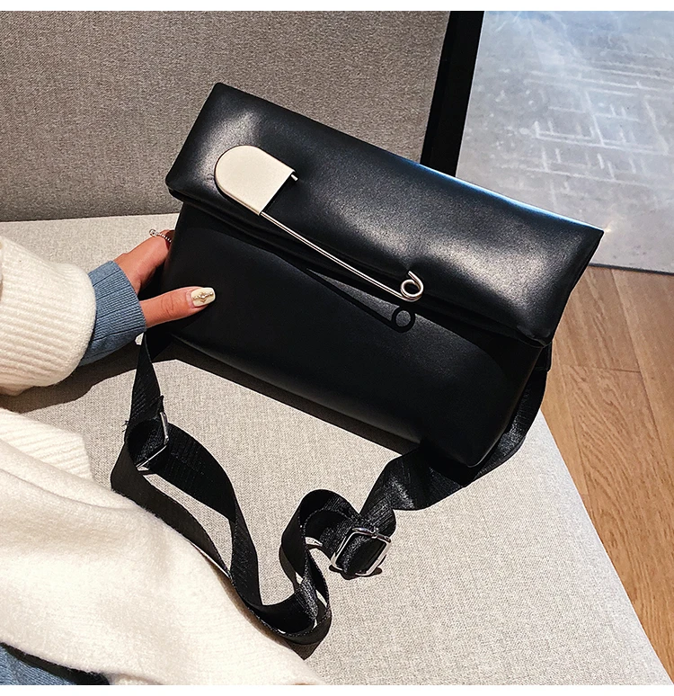 

Women Simple Envelope Messenger Bag Designer Retro 2019 New Fashion Cloud Female Crossbody Shoulder Bag Tide Handbag Clutch Bag