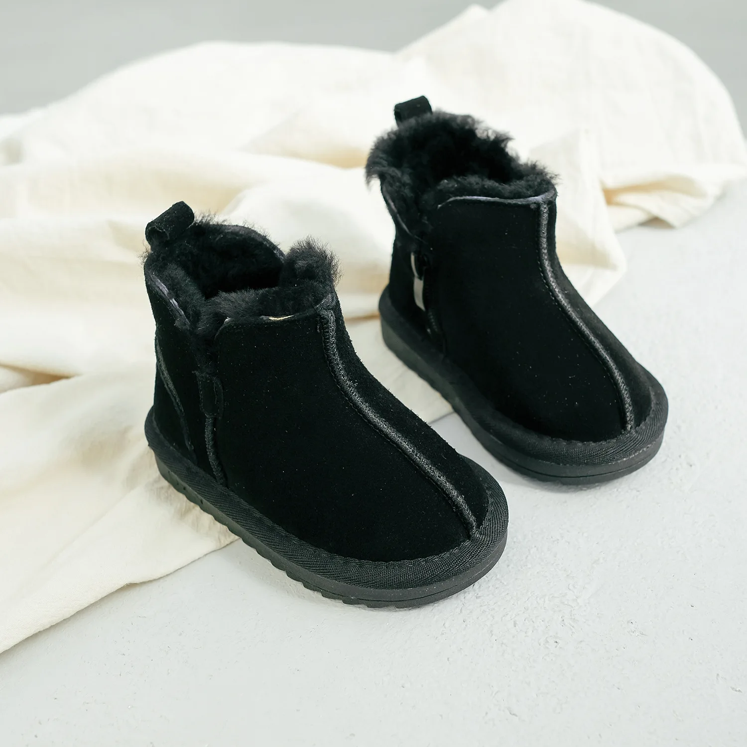 Черный Children's Snow Boots Girls Boys Casual Shoes Real Fur Baby Boys Girls Snow Martin Boots Kids Genuine Leather Winter Boots - Цвет: Черный