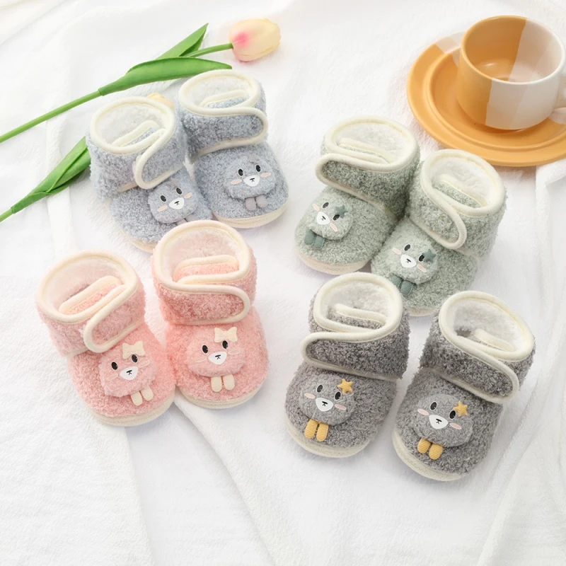 

Зимние теплые ботиночки для маленьких мальчиков и девочек; Милые Зимние ботиночки с мягкой подошвой с героями мультфильмов; Противоскользящие ботиночки для маленьких кроваток