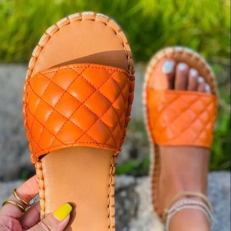 

Summer Sandals Flat Bottom Fashion Slides Slip on Sandals Woman Outside Beach Flat