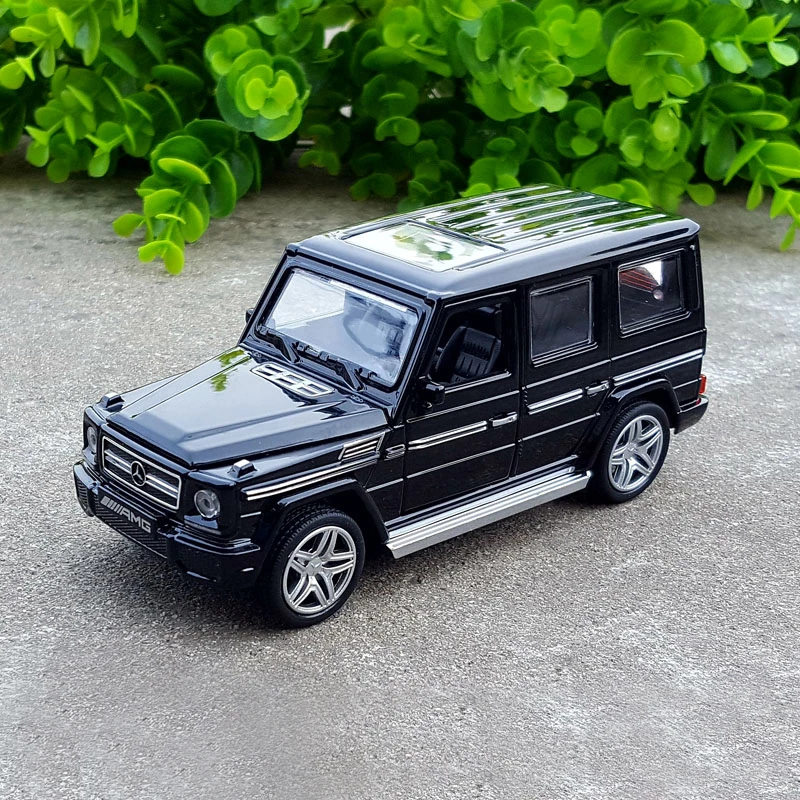 1:32 Mercedes benz G65 SUV Model Logam 