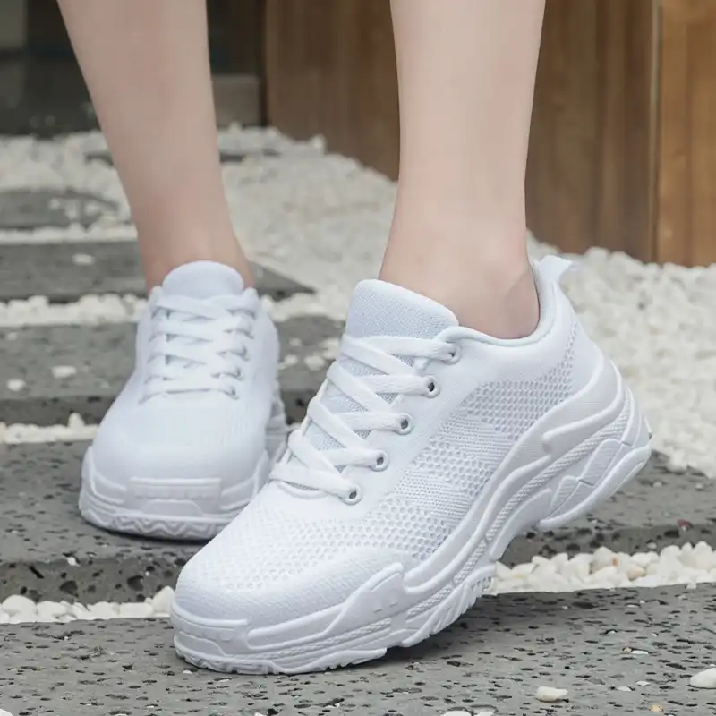 tenis blanco con negro para mujer