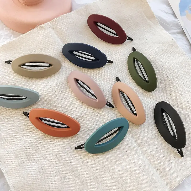 

2019 Korea Fashion Solid Color Scrub Resin Hair Clips Geometric Hollow Oval Wave Shape Hairpins Hair Accessories for Women Girls