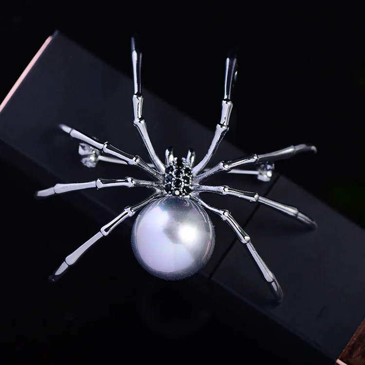 蜘蛛胸针