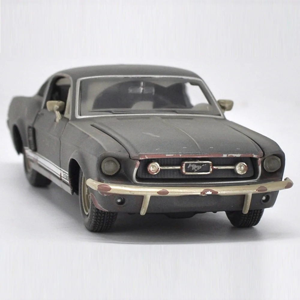 Maisto 1/24 1:24 2011 Ford Mustang GT Harley Edition спортивный гоночный автомобиль Транспортное средство литье под давлением дисплей Модель игрушки для детей мальчиков и девочек - Цвет: 1967 GT Old Edition