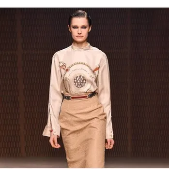 

Fashionable and exotic compass letter printing shoulder single breasted personalized design Long Sleeve Silk Shirt Blouse 2020