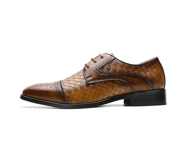 Мужская кожаная официальная обувь; Роскошная деловая повседневная обувь с перфорацией типа «броги»; зимняя Свадебная модная трендовая обувь для мужчин; коричневые оксфорды