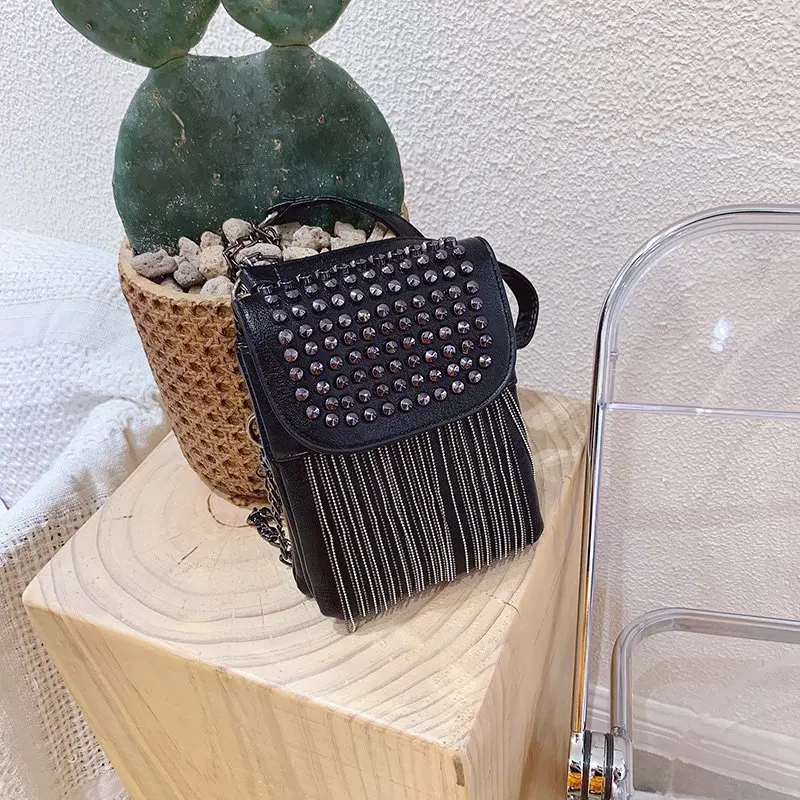 

Rivet Purses And Handbags Luxury Designer Purse With Chain Wholesale Crossbody Bags For Women 2020 Small Luxury Handbags Tassel