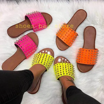 

2020 New Summer Woman Slippers Fashion shoes Open Toe Rivet Flat Slide Ladies Outdoor Comfort Slip On Beach Sandals Women
