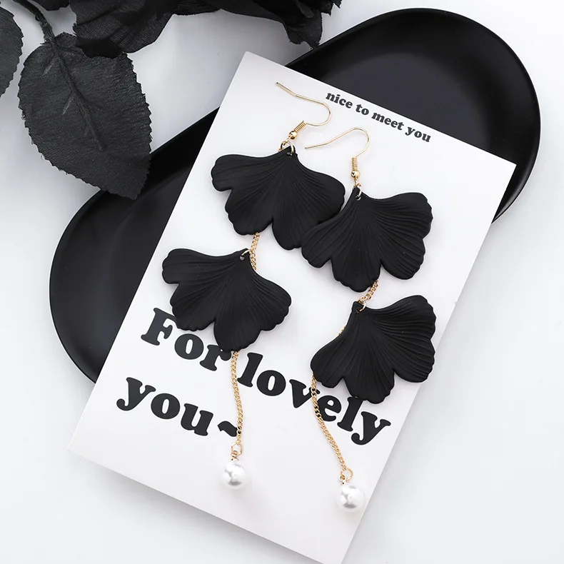 Minimalist Retro Black Earrings Normcore Collection Japan and Korea Hyperbole Geometric Circle Flower Stud Earrings Female Arete