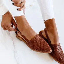 

Pointed Toe Weaving Shoes Women Low Heels Back Strap Loafers Shallow Mouth Buckle Fashion Female Shoes 2021 Summer Spring