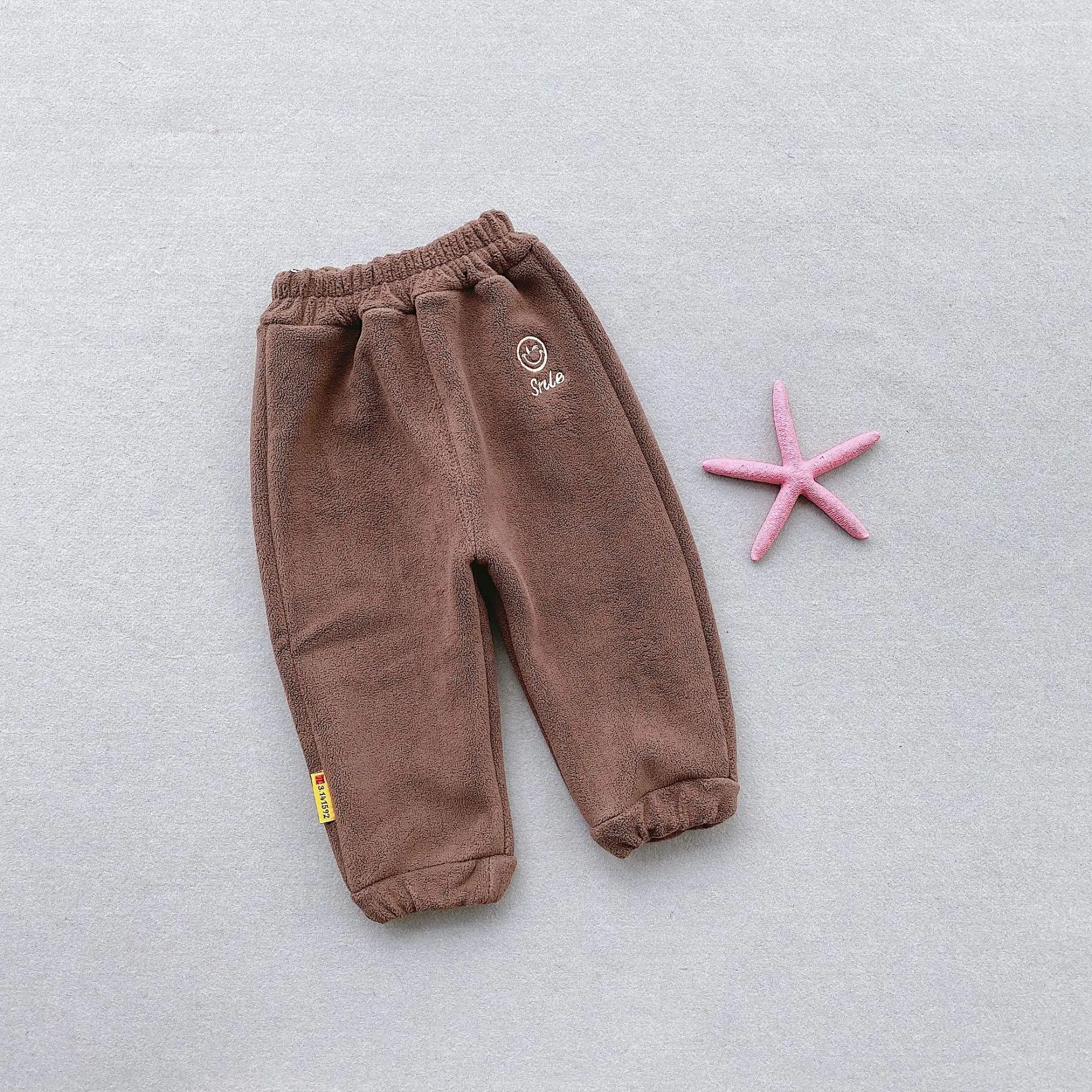 Зимние детские штаны; Новое поступление; корейский стиль; хлопковые утепленные брюки с вышитыми буквами для милых маленьких девочек и мальчиков - Цвет: Коричневый
