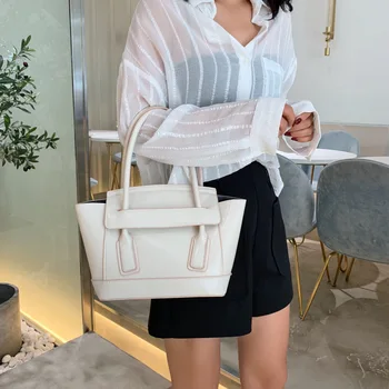 

High Capacity Luxury Lady Hand Bags Women Bag Oil Wax Women's Leather Handbags Pocket Women Messenger Bag Big Tote Sac Bols