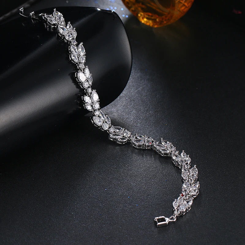 Emmaya High Quality Clear White Cubic Zirconia Leaf Pattern Bracelets Bangles For Women Girl Gift Fashion Wedding Jewelry Party