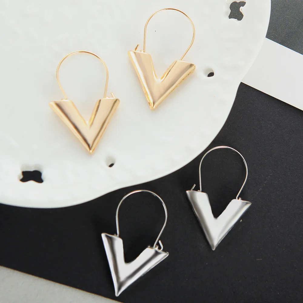 Women's Earrings Europe New Hot Zinc Alloy Letter V-shaped Shape Pendant Gold Silver Color Ladies Fashion Jewelry | Украшения и