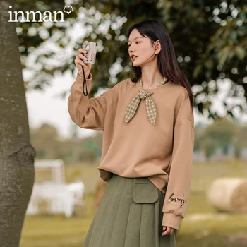 

INMAN 2020 Autumn New Arrival Japanese Style Sweet Round Neck Hoodie Plaid Small Bow Tie Embroidered Knit Sweatshirt