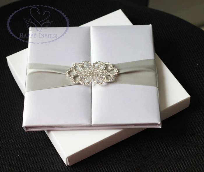 HI2003-32 Custom Elegant White Silk Folio Wedding Invitation with Silver Ribbon and Brooch More Colors Available Factory Price