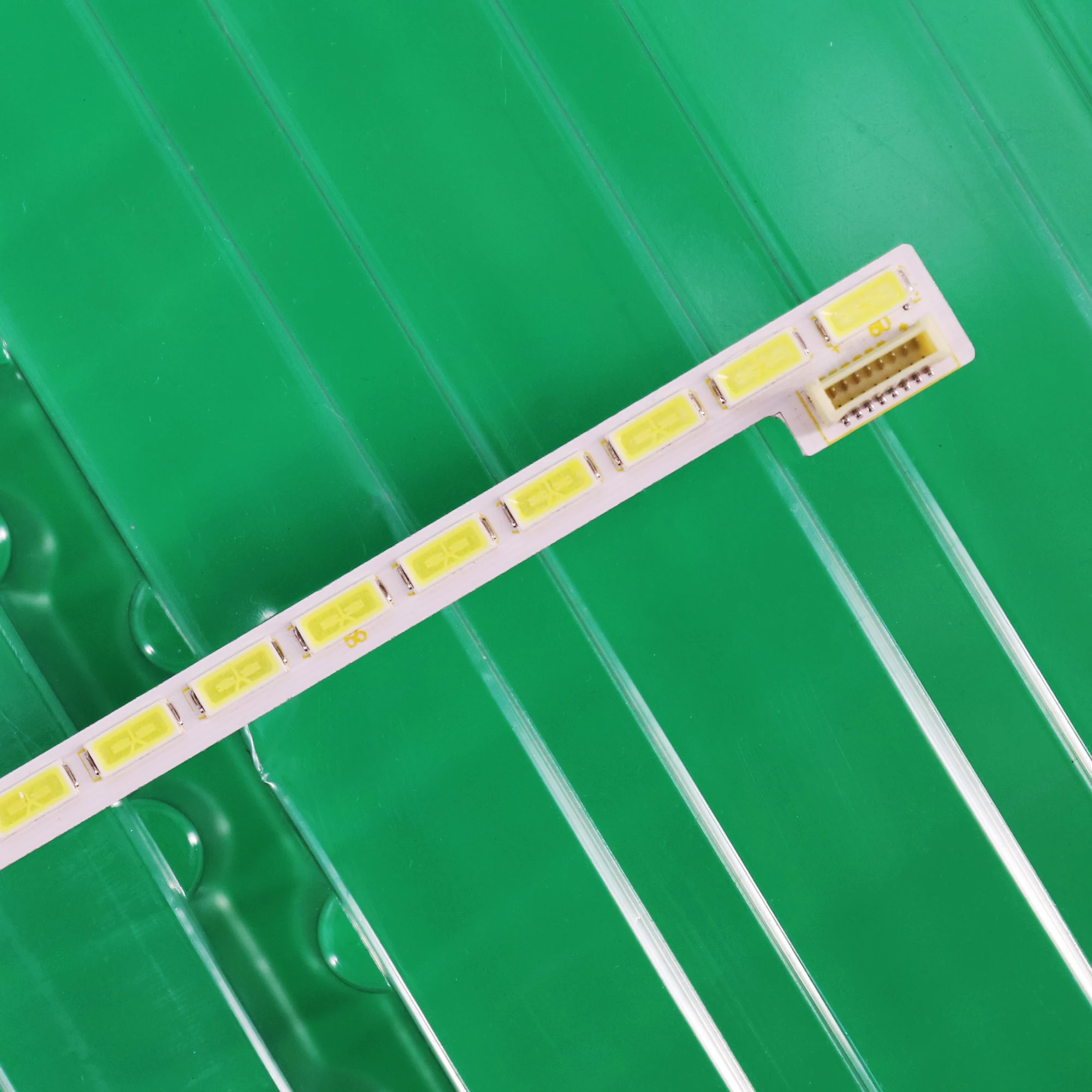 New 60LED 525mm LED backlight strip for LG 42LS570T 42LS570S 42LS575S T420HVN01.0 42inch 7030PKG 60ea 74.42T23.001-2-DS1