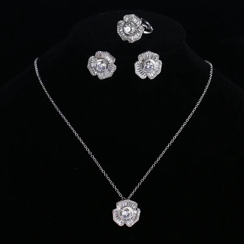 

Japanese Korean Elegant Hawthorn Flower Zircon Three-piece Set-Nobility Banquet Party Jewelry