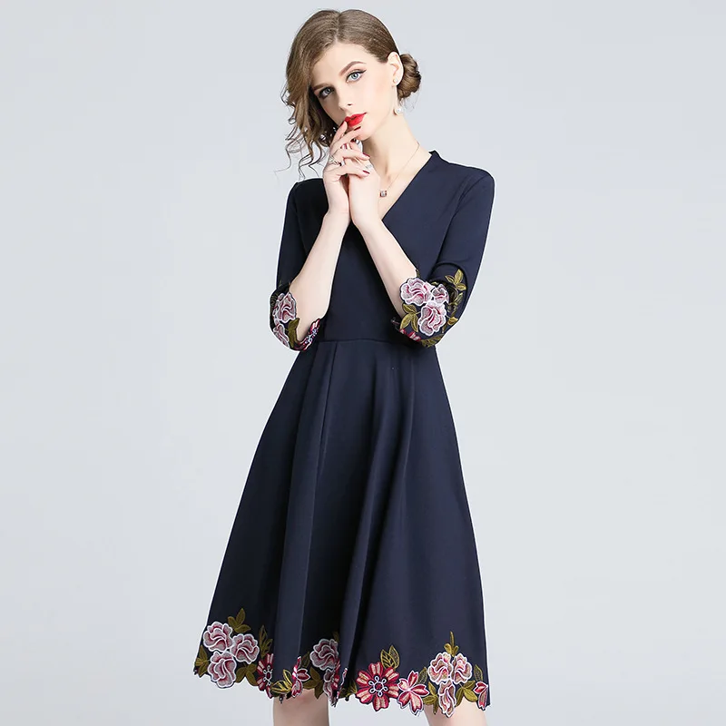 

2019 Autumn And Winter New Style Industrial Floral Embroidered Mid-length Slim Fit Slimming Elegant Elegant Dress Europe And Ame