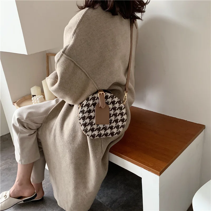 

New Arrival Woolen Handbag Bag Women's 2020 New Style Korean-style-Style Contrast Color Crossbody Bag Casual Small round Bag Fas