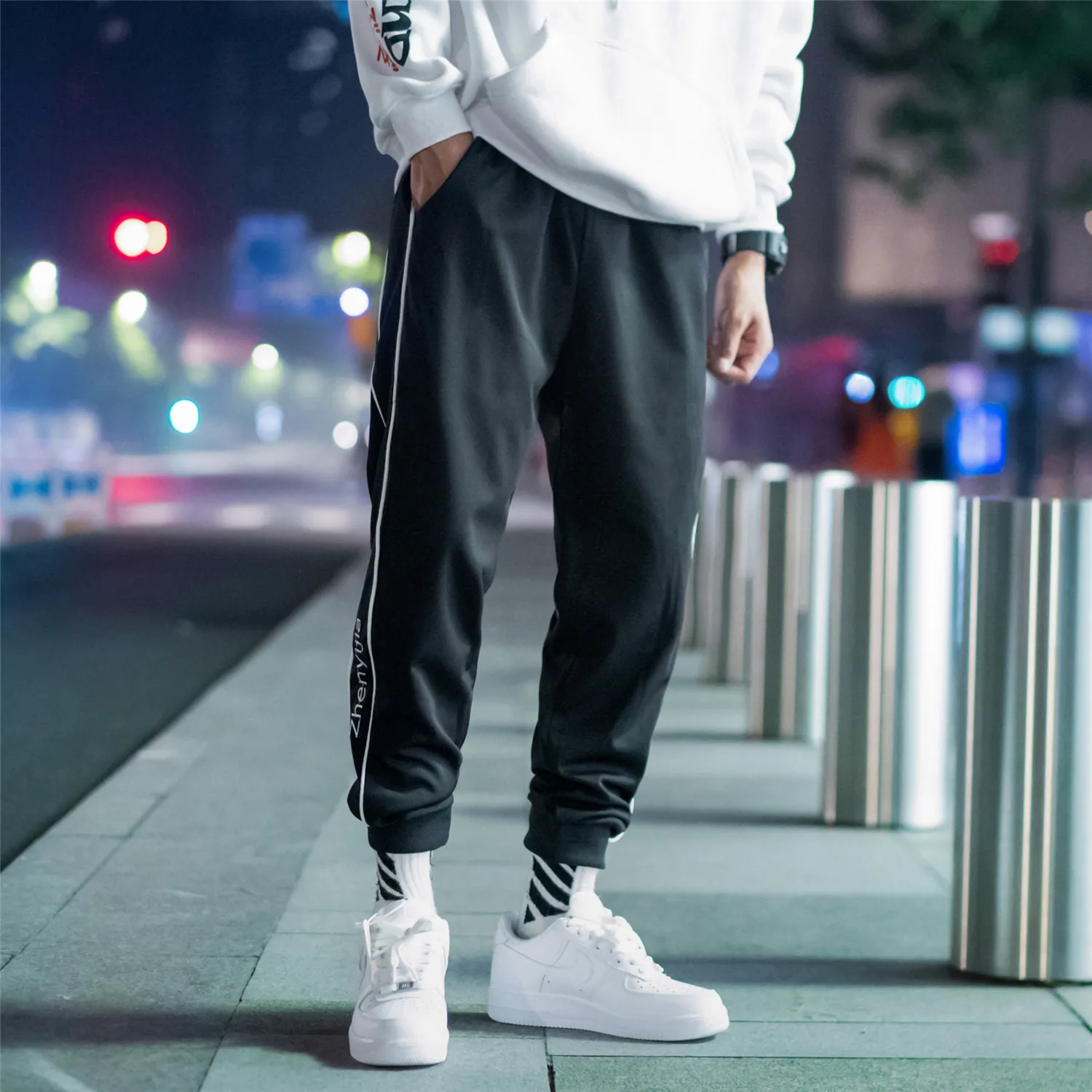 

2019 Autumn Clothing New Style Men Embroidered Casual Sweatpants Fashion Man Loose And Plus-sized Comfortable Harem Pants Skinny