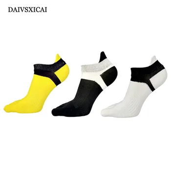 

1Pairs/lot=2pieces Four Seasons Short Mens Sports Socks Breathable Mesh Cotton Five-Finger Socks Fashion Male