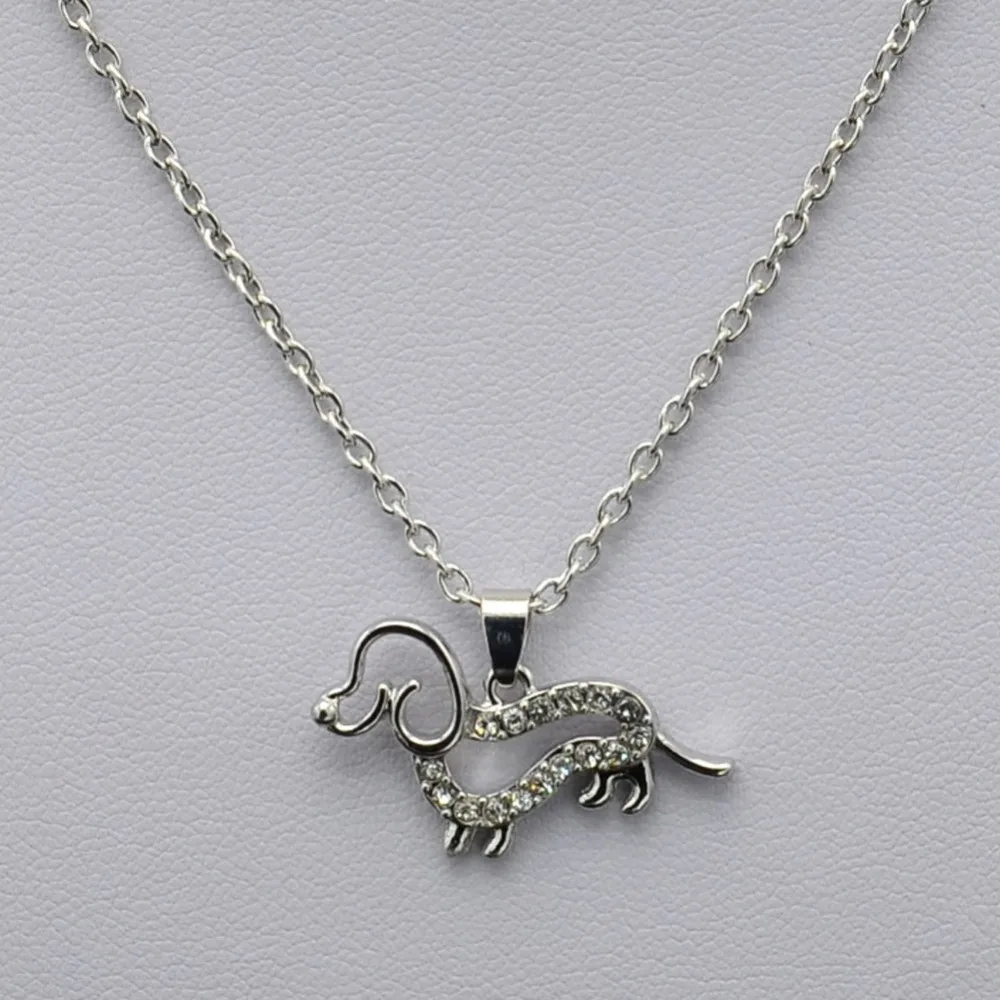Collana con ciondolo a forma di cucciolo di cane carino, colore oro e argento, con cristallo, a forma di bassotto, a catena, per donna e ragazza, regalo di gioielli_voghion.com