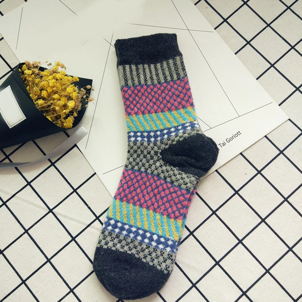5 пар модных хлопковых смесей теплых дышащих милых женских носков Рождественский узор осень мягкая средняя трубка зима вязание
