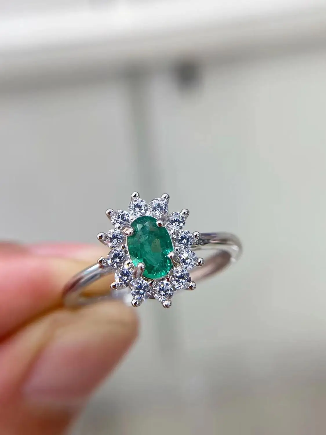 

Natural Emerald ring 925 silver lady gift simple simple birthday present Wedding gift