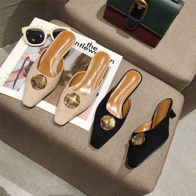 

2020 Summer Fashion Women Closed Toe Slipper Beige White Strange Low Heels Outsides Ladies Slides Luxury Brand Beach Mules Shoes