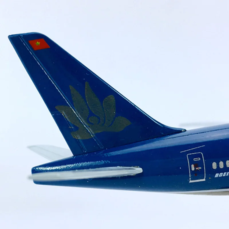 18 см 1:400 масштаб Vietnam Airways Boeing B777-300 модель с пластиковым основанием сплав самолет коллекционный дисплей статическая модель
