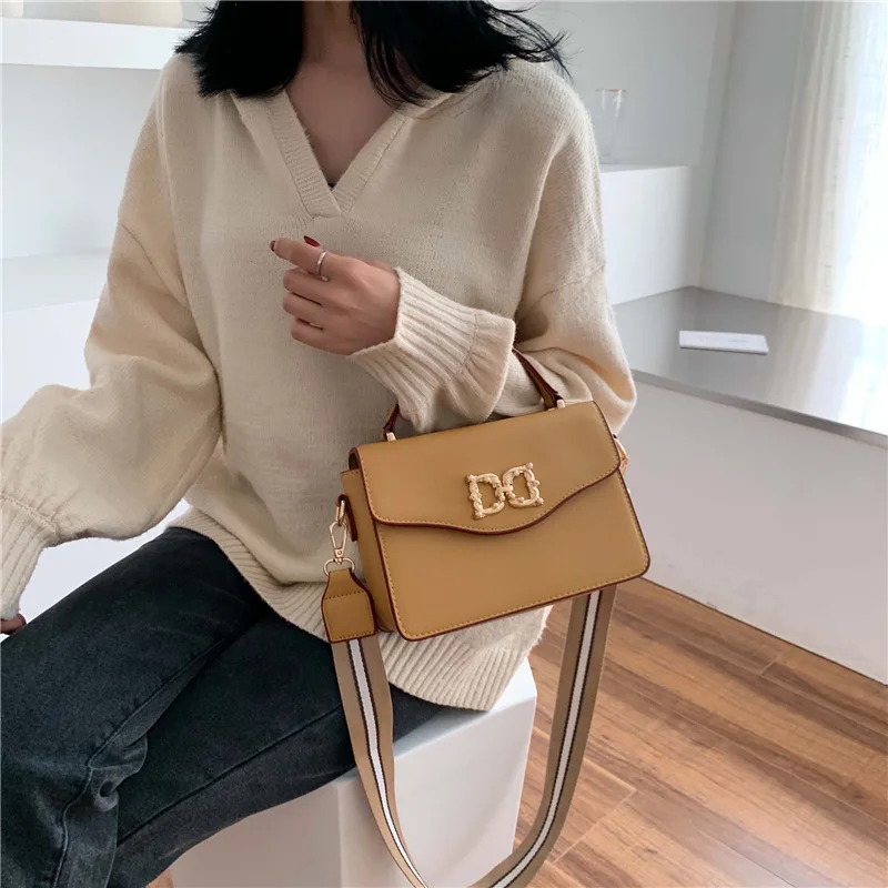 

Women Fall/winter New Retro Fashion Small Square Bag Korean Version Of Joker Shoulder Slung Net Red Women's Wholesale